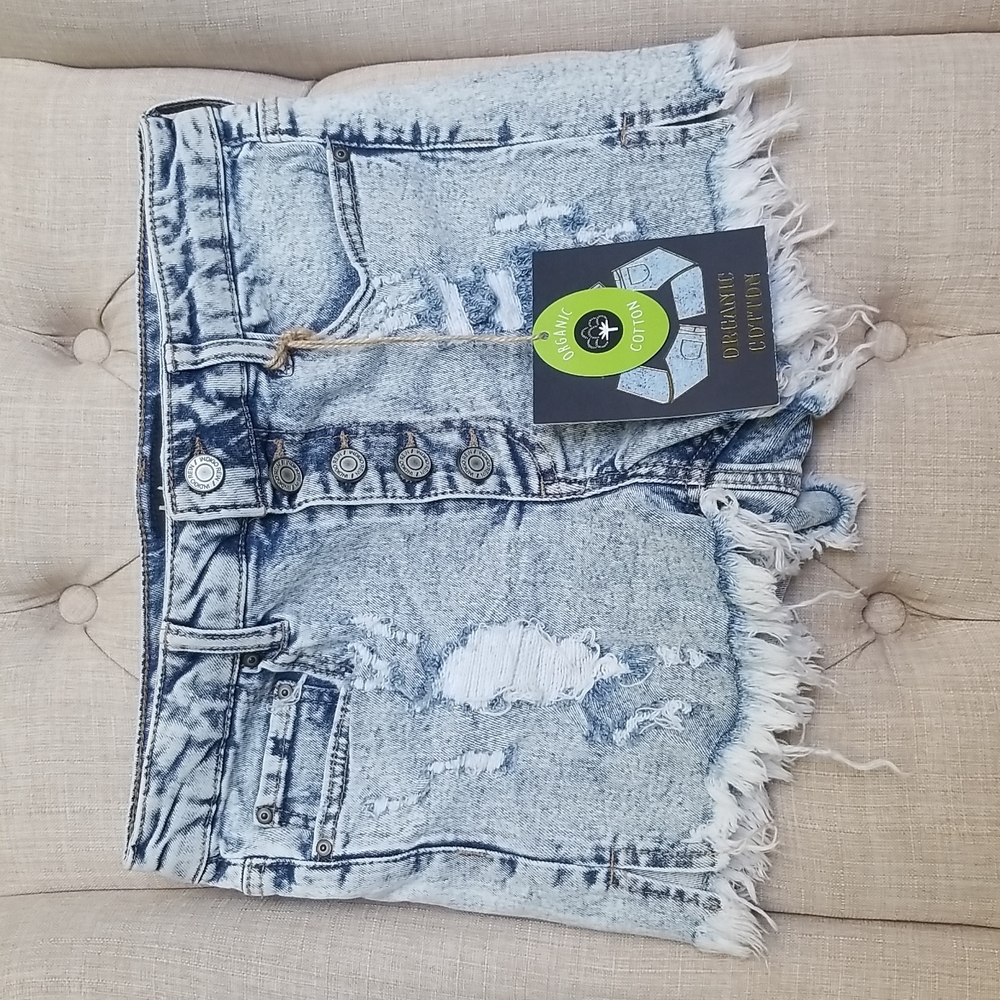 NWT Organic Cotton Indigo Rein  distress Jean shorts size 7
